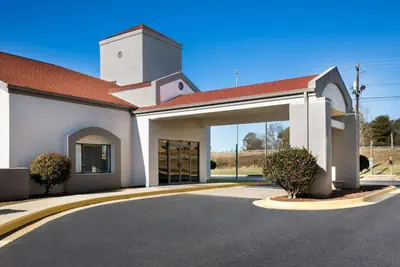 Photo 2 - Quality Inn Lavonia I-85