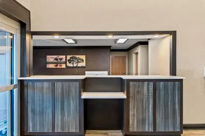 Photo 5 - Best Western Presidential Hotel & Suites