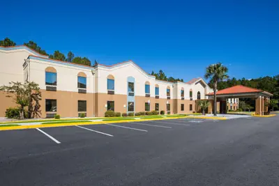 Photo 3 - Clarion Pointe Hinesville near Fort Stewart