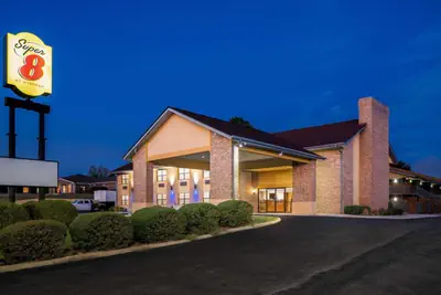Photo 2 - Super 8 by Wyndham Paragould