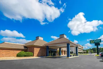 Photo 2 - Quality Inn & Suites Fayetteville I-95