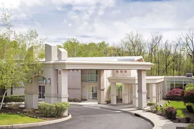 Photo 2 - Howard Johnson by Wyndham Newburgh
