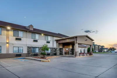 Photo 2 - Days Inn by Wyndham Lamar