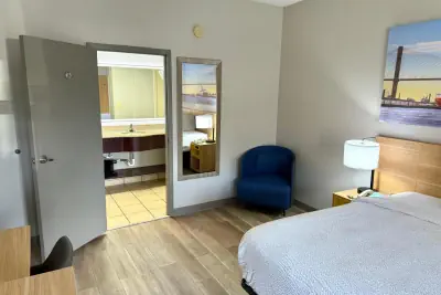 Photo 4 - Days Inn by Wyndham Statesboro