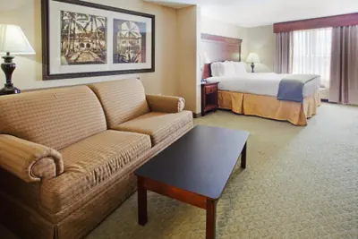 Photo 4 - Holiday Inn Express Savannah Airport by IHG