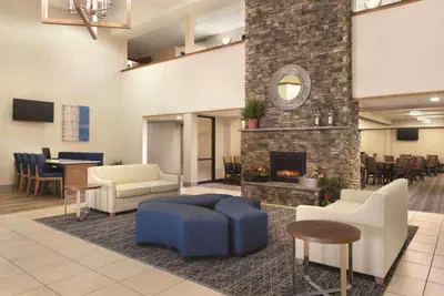 Photo 3 - Spark By Hilton Ames