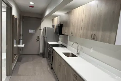 Photo 4 - Holiday Inn Express & Suites
