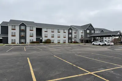 Photo 3 - Country Inn & Suites by Radisson, Elgin, IL
