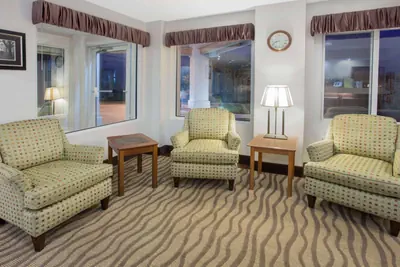Photo 2 - Baymont by Wyndham Freeport