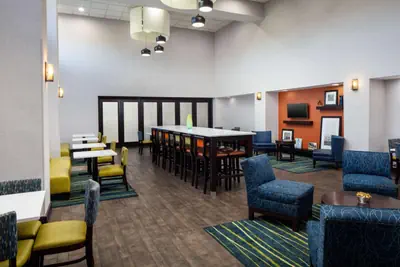Photo 4 - Hampton Inn & Suites Savannah - I-95 South - Gateway