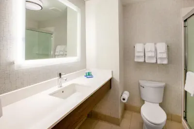 Photo 5 - Holiday Inn Express Hotel & Suites Sanford by IHG