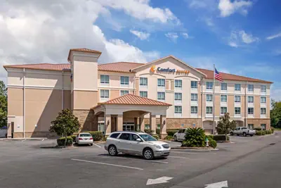 Photo 2 - Comfort Suites Valdosta Mall Area
