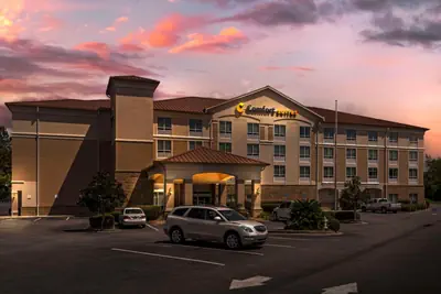 Photo 4 - Comfort Suites Valdosta Mall Area