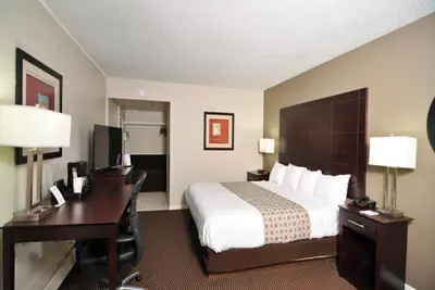 Photo 3 - Baymont by Wyndham Sandusky
