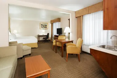 Photo 2 - Holiday Inn Express Hotel & Suites Marion by IHG