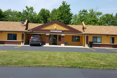 Photo 2 - Royal Inn