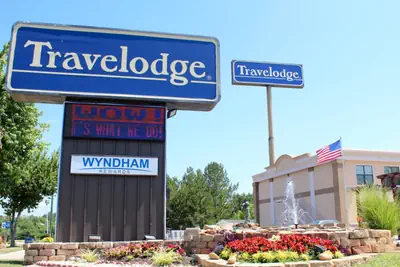 Photo 3 - Travelodge by Wyndham Perry National Fairgrounds Area I-75