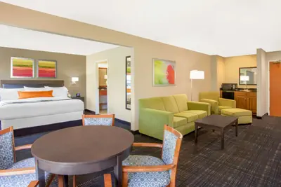 Photo 2 - Wingate by Wyndham Columbia