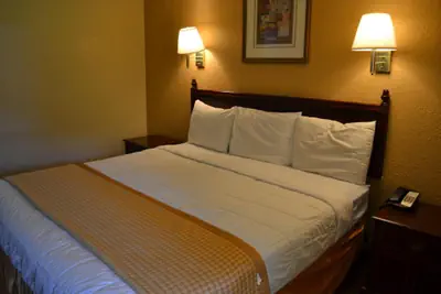 Photo 3 - Americas Best Value Inn Smithfield