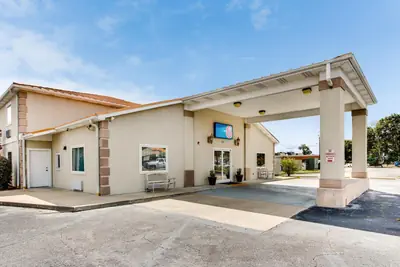 Photo 3 - Motel 6-Hinesville, GA