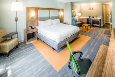 Photo 4 - Holiday Inn Express & Suites Cleveland/Westlake by IHG