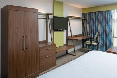 Photo 3 - Holiday Inn Express & Suites Springfield by IHG