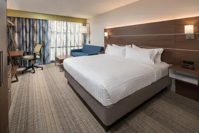 Photo 2 - Holiday Inn Express & Suites Springfield by IHG