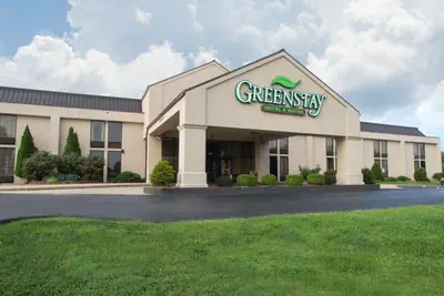 Photo 2 - Greenstay Hotel & Suites Central
