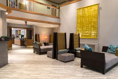 Photo 4 - Greenstay Hotel & Suites Central
