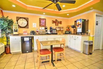 Photo 2 - Sunset Inn