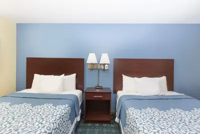 Photo 5 - Days Inn by Wyndham Sioux City
