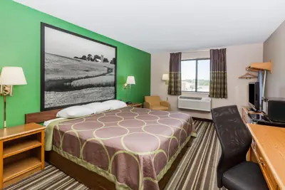 Photo 4 - Super 8 by Wyndham Sioux City South