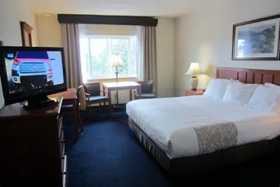 Photo 2 - Newport Channel Inn