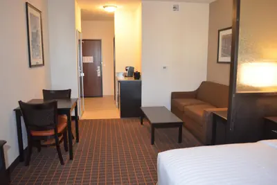 Photo 2 - Holiday Inn Express & Suites Golden by IHG