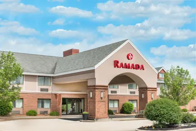 Photo 2 - Ramada by Wyndham Vandalia
