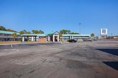 Photo 4 - Motel 6-Tifton, GA