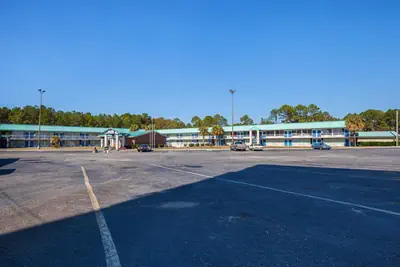 Photo 3 - Motel 6-Tifton, GA
