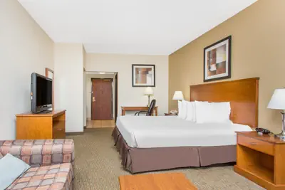 Photo 2 - Days Inn by Wyndham Phenix City Near Fort Benning