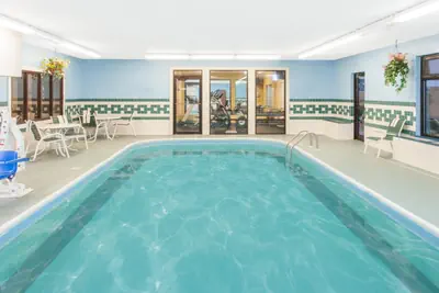 Photo 5 - Baymont by Wyndham Decatur IL North