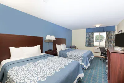 Photo 2 - Days Inn by Wyndham Sioux City
