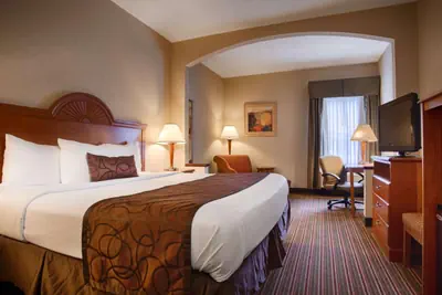 Photo 4 - Best Western Plus Edison Inn