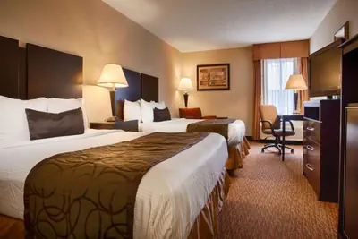 Photo 2 - Best Western Plus Edison Inn