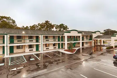Photo 2 - Garden State Inn