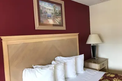 Photo 3 - Crystal Inn and Suites