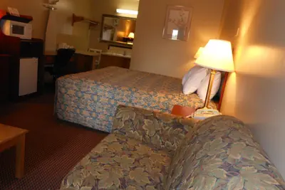 Photo 3 - McClellan Inn