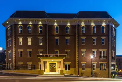 Photo 2 - The Mount Vernon Grand Hotel