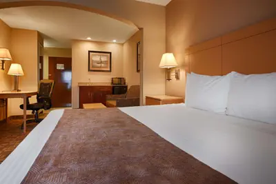 Photo 3 - SureStay Plus Hotel by Best Western Roanoke Rapids I-95