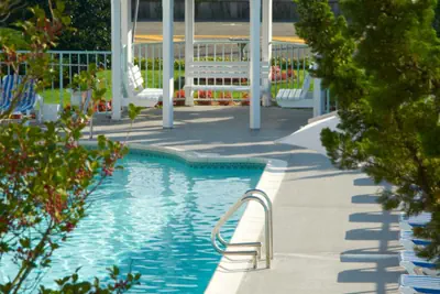 Photo 4 - Sea Crest Inn
