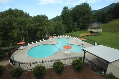 Photo 2 - Kingwood Resort & Golf Club
