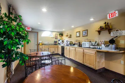Photo 3 - Rodeway Inn Gunnison - Crested Butte